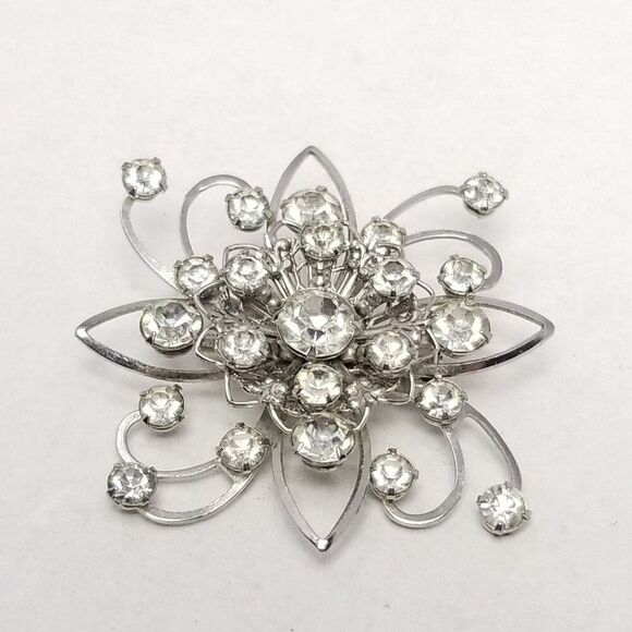 Vintage Rhinestone Flower Snowflake Starburst Brooch, Silver Tone Retro Pin - Picture 1 of 4